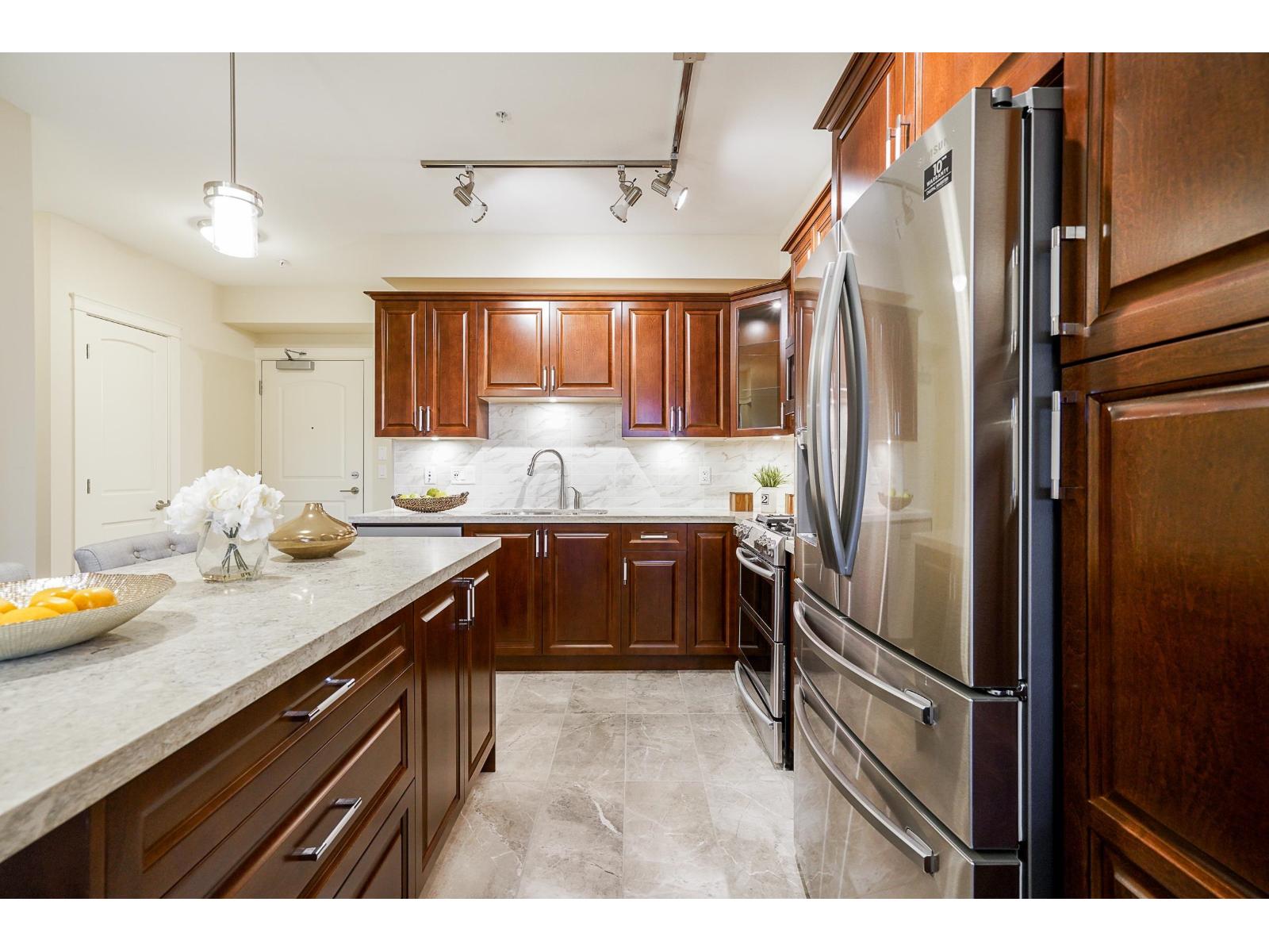 409 14588 Mcdougall Drive, Surrey, British Columbia  V4P 0H1 - Photo 5 - R3051052