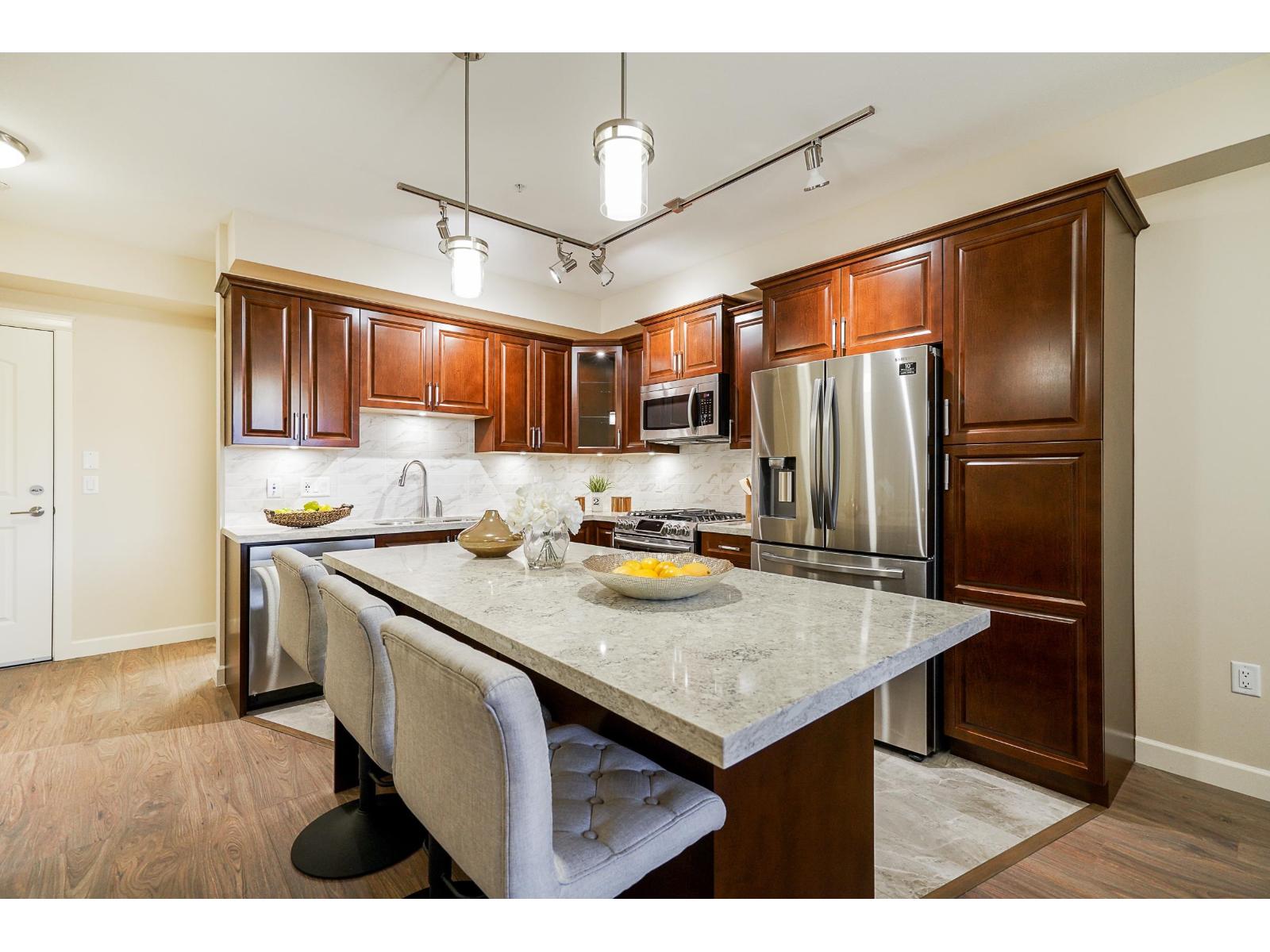 409 14588 Mcdougall Drive, Surrey, British Columbia  V4P 0H1 - Photo 4 - R3051052