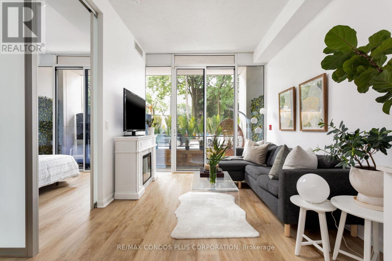 101 - 111 Elizabeth Street, Toronto, Ontario  M5G 1P7 - Photo 11 - C12420386