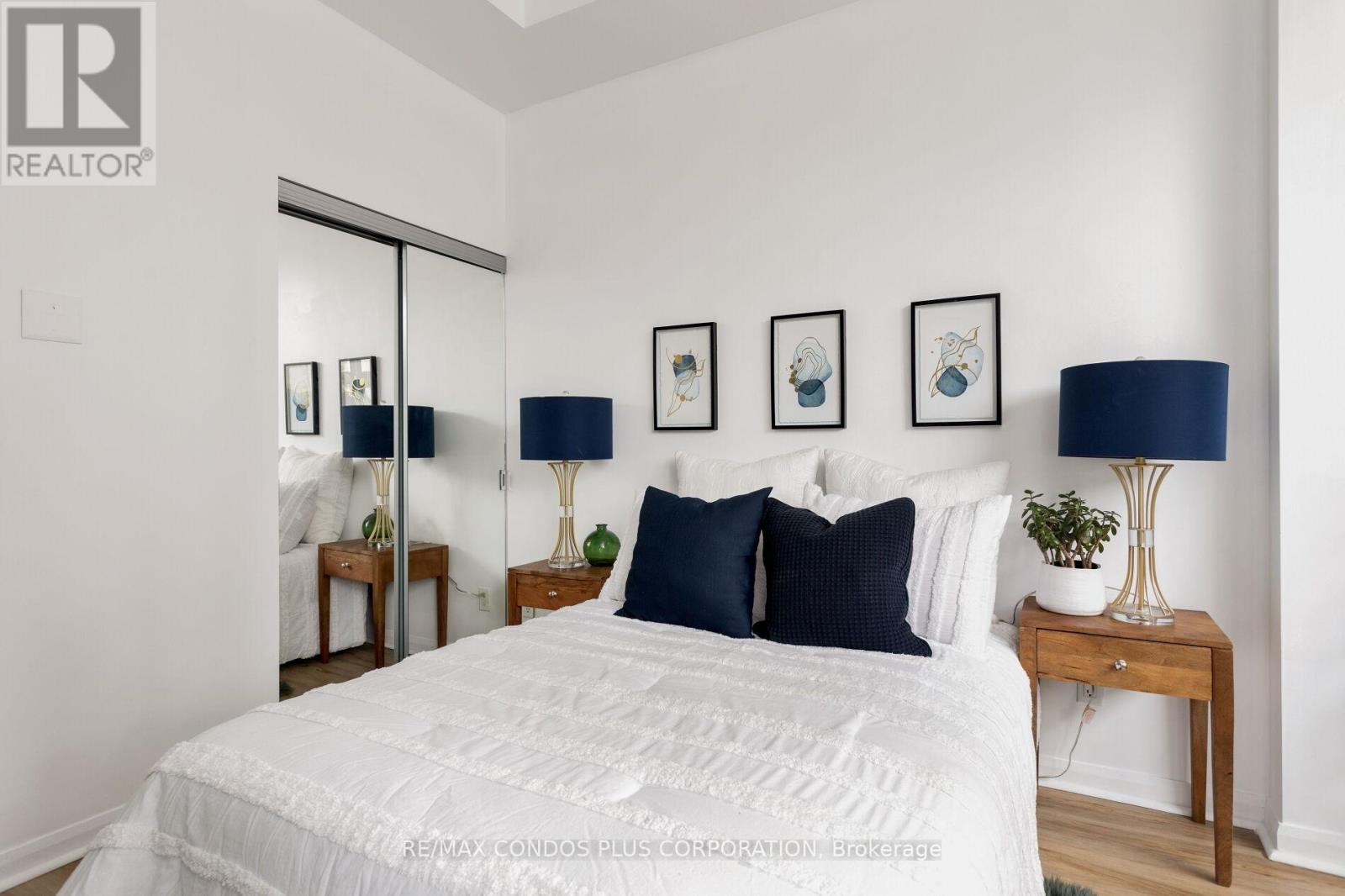 101 - 111 Elizabeth Street, Toronto, Ontario  M5G 1P7 - Photo 15 - C12420386