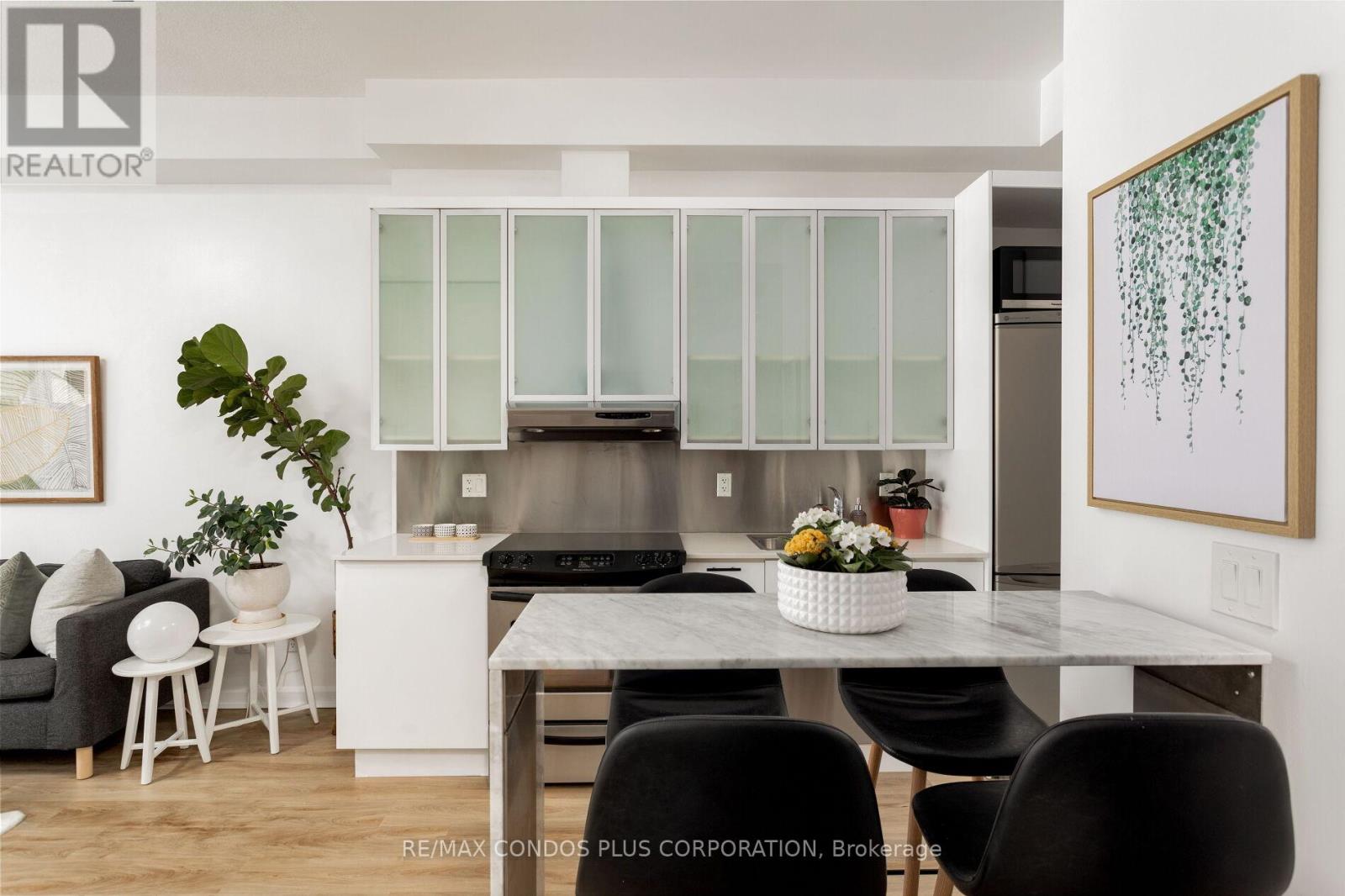 101 - 111 Elizabeth Street, Toronto, Ontario  M5G 1P7 - Photo 4 - C12420386