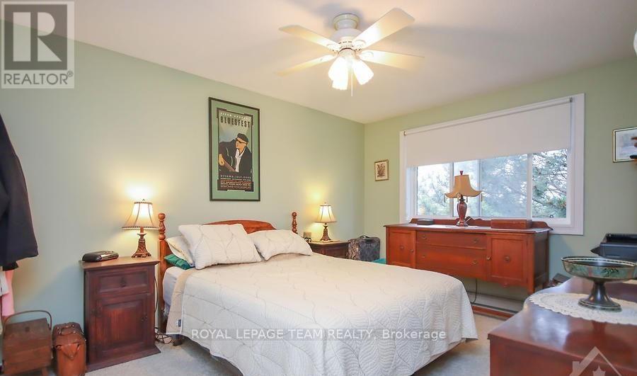 406 - 270 Brittany Drive, Ottawa, Ontario  K1K 4M3 - Photo 10 - X12420396