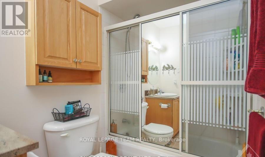 406 - 270 Brittany Drive, Ottawa, Ontario  K1K 4M3 - Photo 12 - X12420396