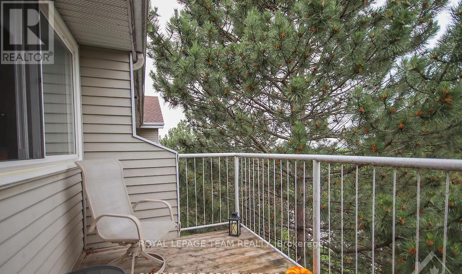406 - 270 Brittany Drive, Ottawa, Ontario  K1K 4M3 - Photo 9 - X12420396