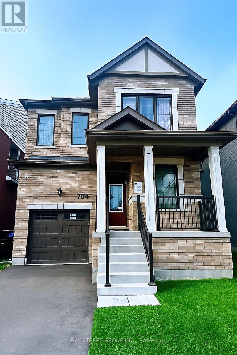 704 Mika Street, Innisfil, Ontario  L9S 0R7 - Photo 1 - N12420409