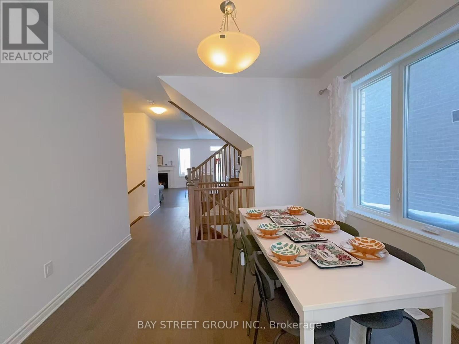704 Mika Street, Innisfil, Ontario  L9S 0R7 - Photo 2 - N12420409