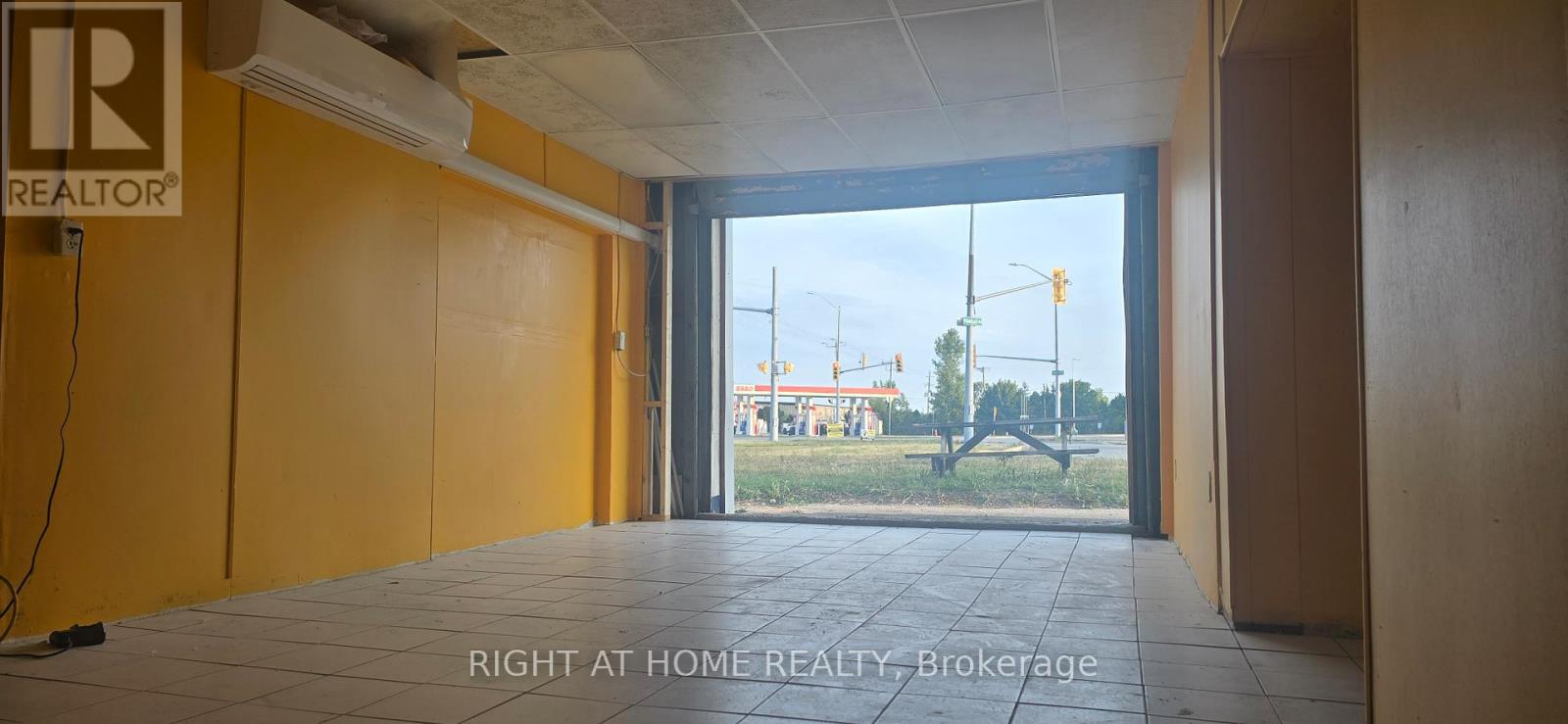1501 Plank Road, Sarnia, Ontario  N7T 7H5 - Photo 21 - X12420400