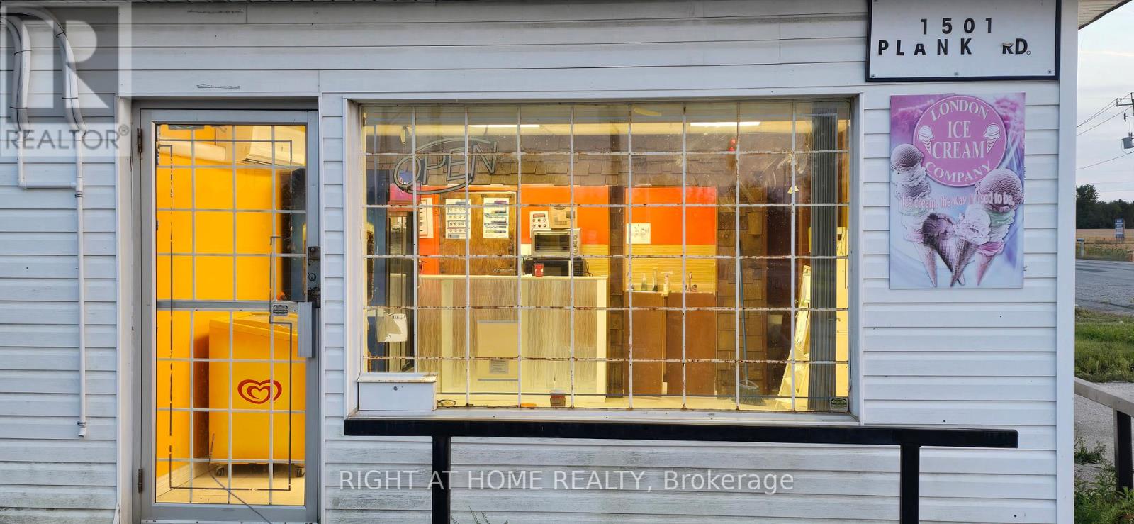 1501 Plank Road, Sarnia, Ontario  N7T 7H5 - Photo 8 - X12420400