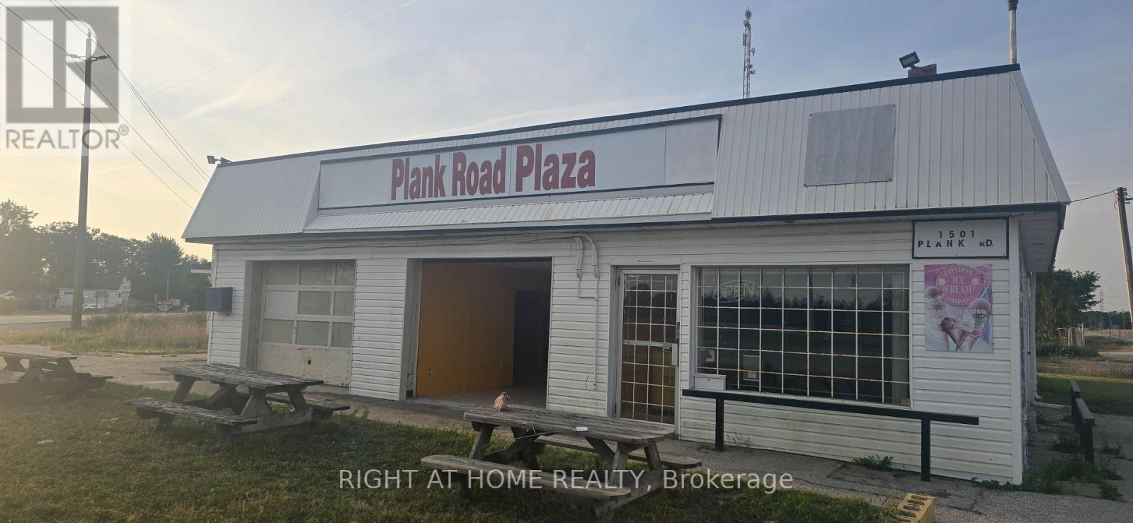 1501 Plank Road, Sarnia, Ontario  N7T 7H5 - Photo 9 - X12420400