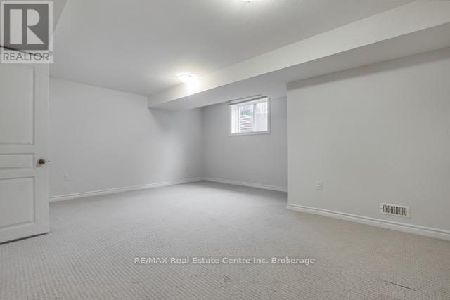 35 Revell Drive, Guelph, Ontario  N1G 0B2 - Photo 11 - X12420415