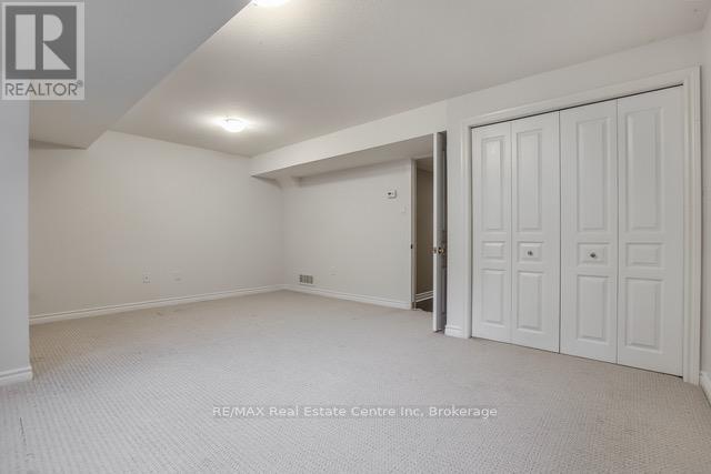 35 Revell Drive, Guelph, Ontario  N1G 0B2 - Photo 13 - X12420415