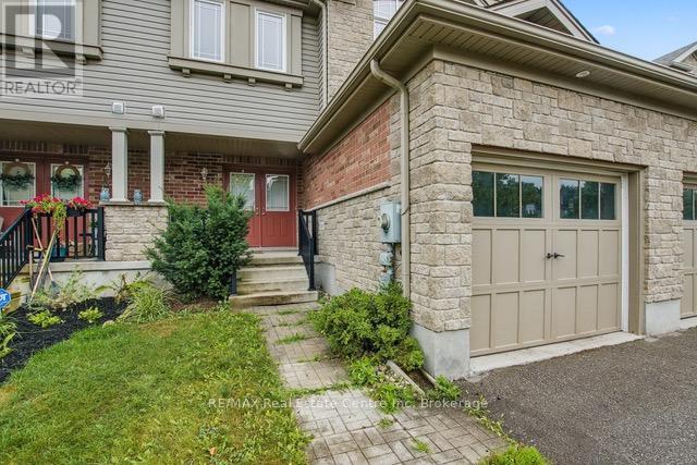 35 Revell Drive, Guelph, Ontario  N1G 0B2 - Photo 3 - X12420415