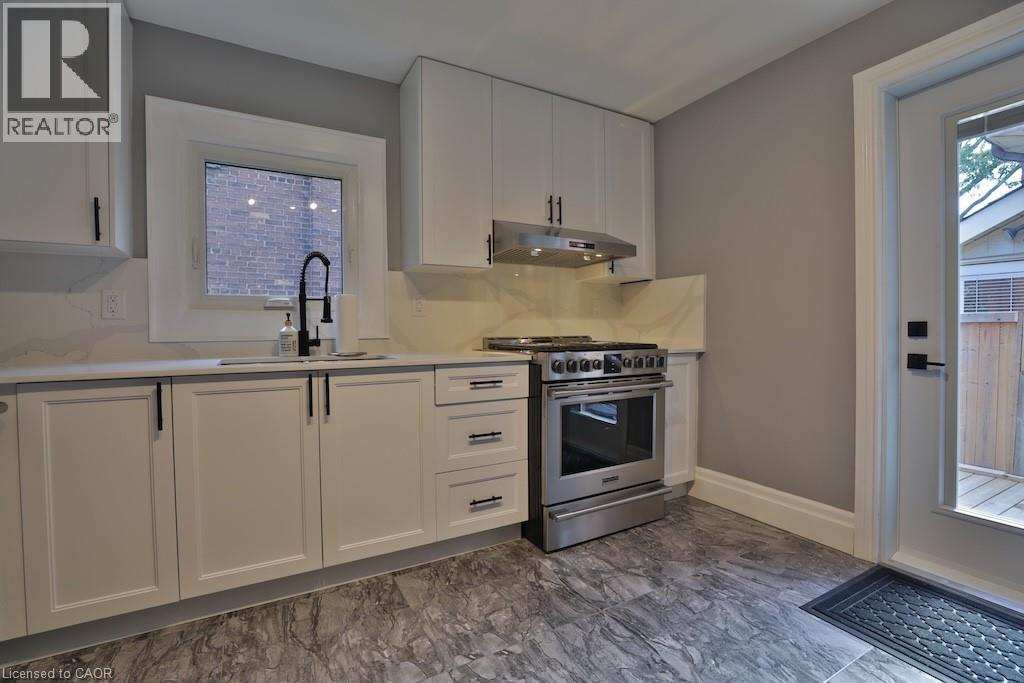 48 Pearl Street N, Hamilton, Ontario  L8R 2Y8 - Photo 15 - 40772373