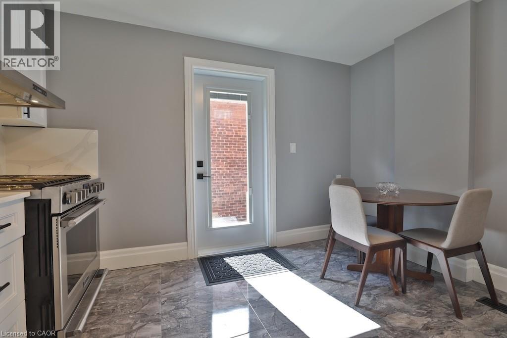 48 Pearl Street N, Hamilton, Ontario  L8R 2Y8 - Photo 16 - 40772373