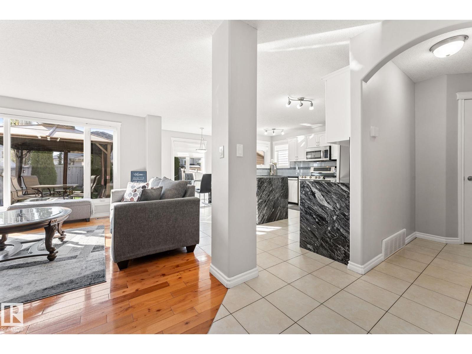 10655 181 Av Nw, Edmonton, Alberta  T5X 6G4 - Photo 7 - E4459008