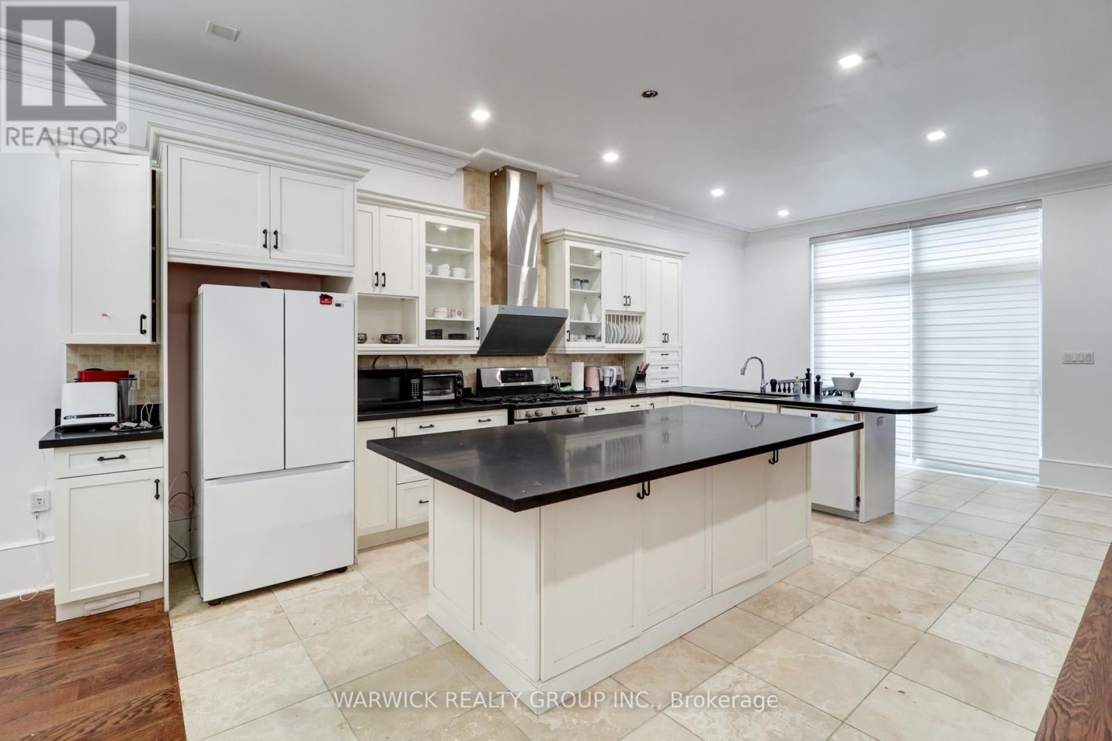 61 Brunswick Avenue, Toronto, Ontario  M5S 2L8 - Photo 9 - C12420416
