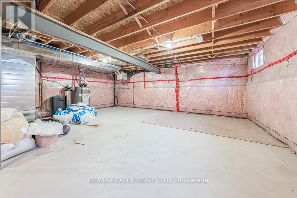 6 Heritage Street, Bradford West Gwillimbury, Ontario  L3Z 0X5 - Photo 33 - N12420414