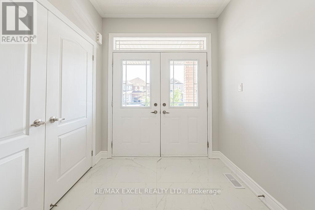 6 Heritage Street, Bradford West Gwillimbury, Ontario  L3Z 0X5 - Photo 37 - N12420414