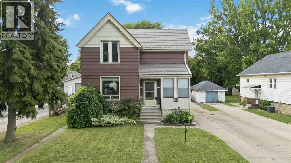 373 Palmerston Street South, Sarnia, Ontario  N7T 3P1 - Photo 1 - 25021507