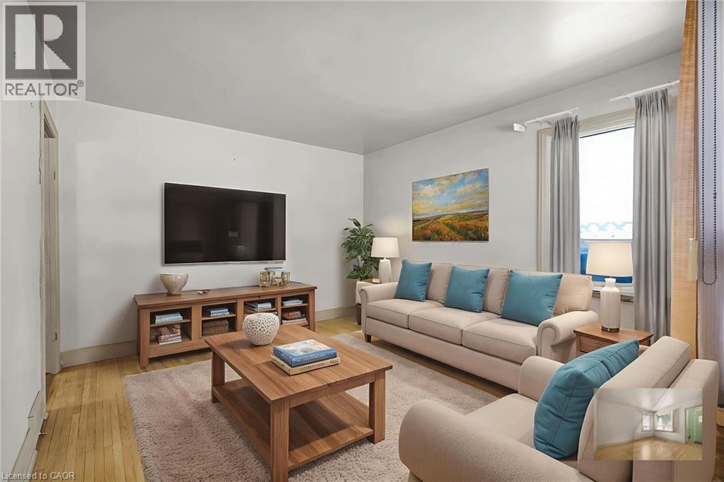 Photo 5 of 25 for 17 Stuart Street