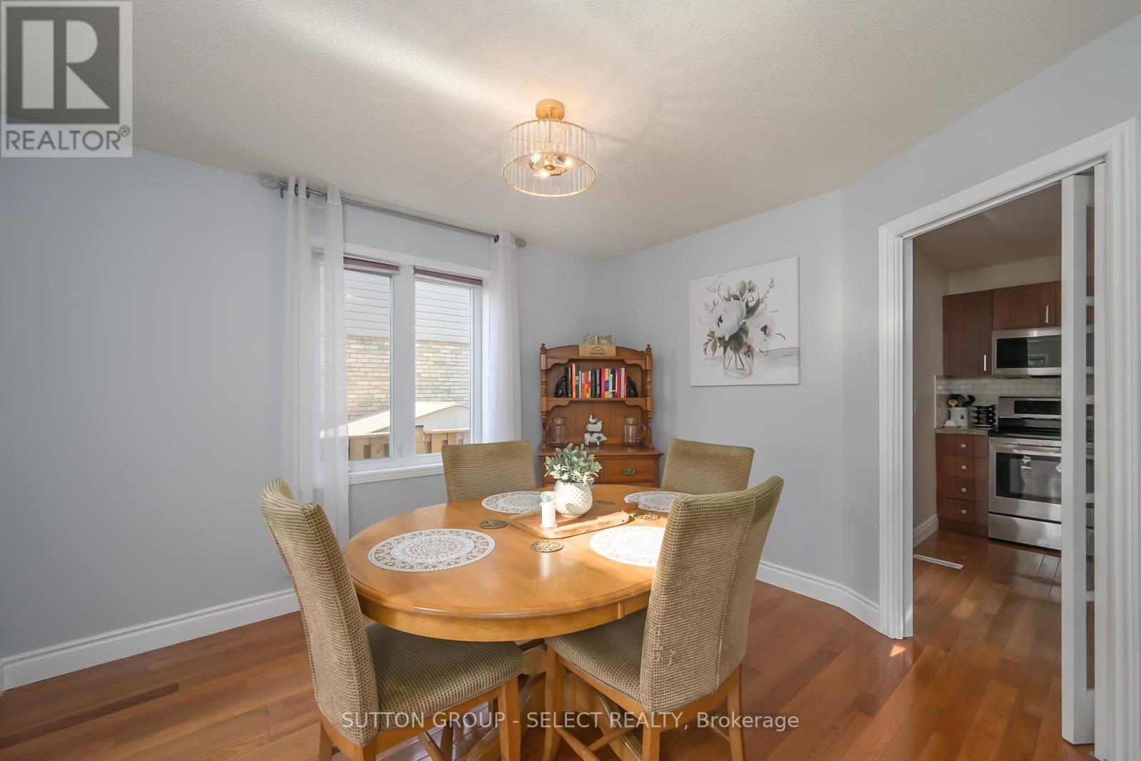 983 Country Club Crescent, London South, Ontario  N6C 5R6 - Photo 10 - X12420435