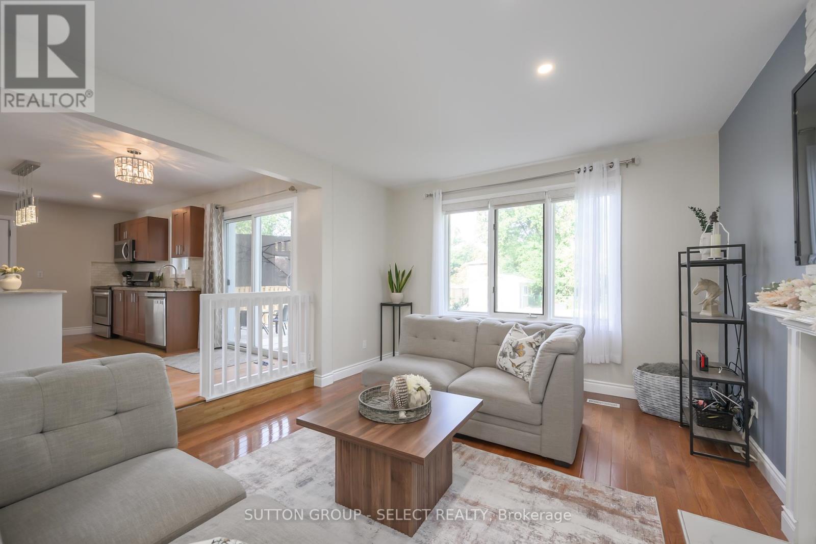 983 Country Club Crescent, London South, Ontario  N6C 5R6 - Photo 17 - X12420435