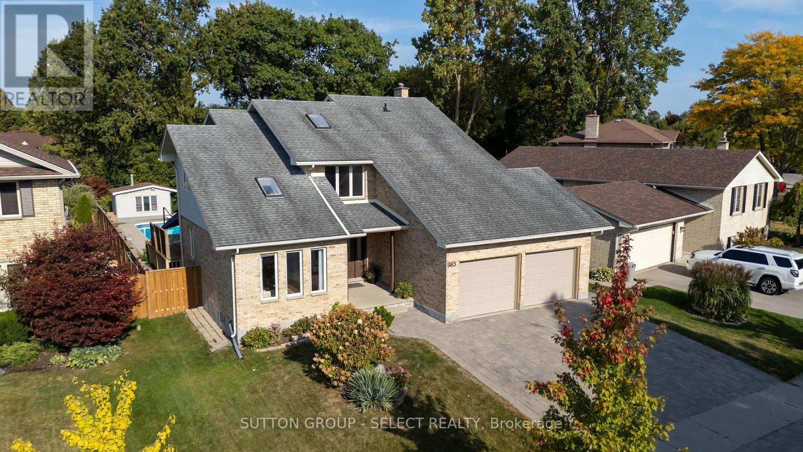 983 Country Club Crescent, London South, Ontario  N6C 5R6 - Photo 3 - X12420435
