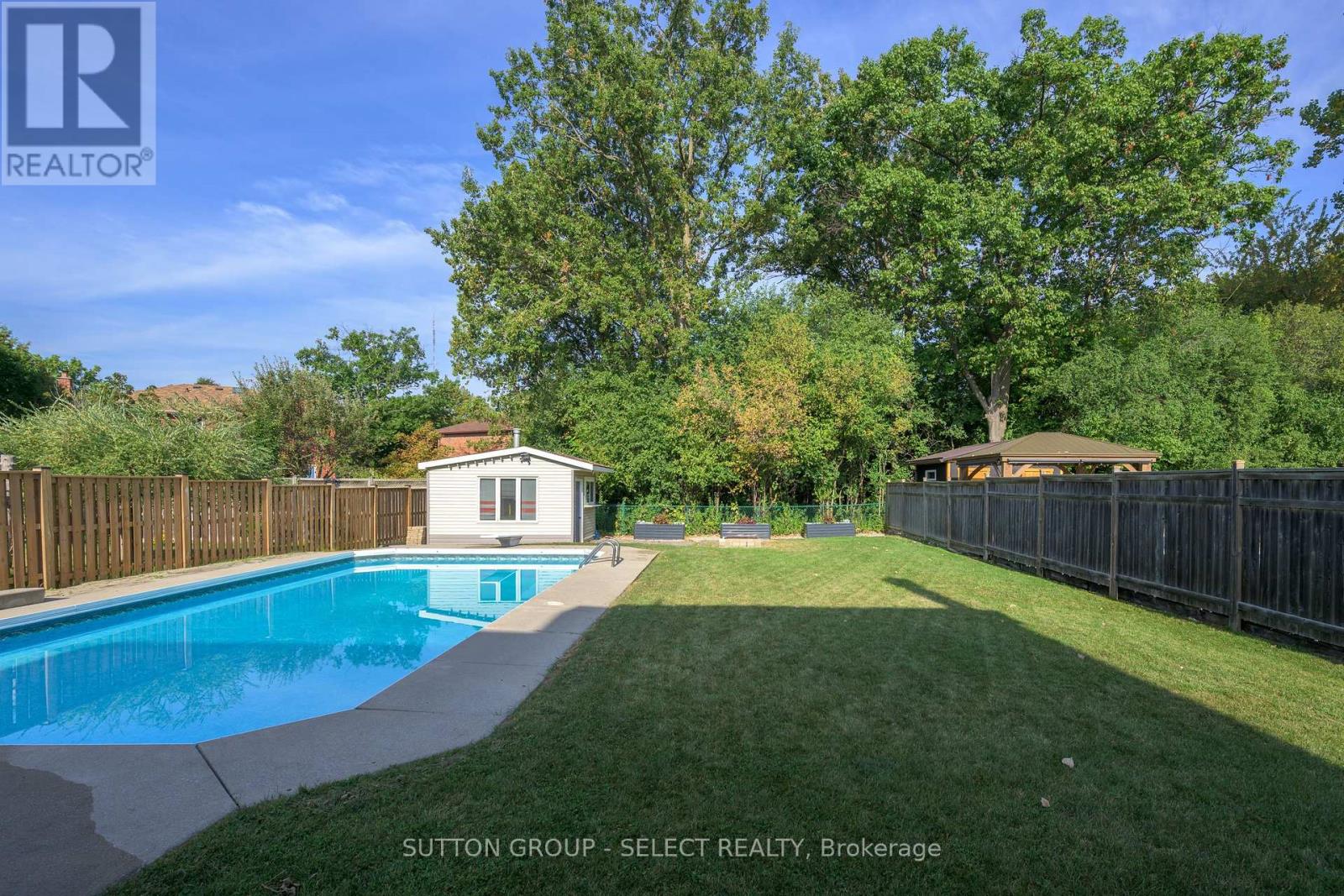 983 Country Club Crescent, London South, Ontario  N6C 5R6 - Photo 37 - X12420435