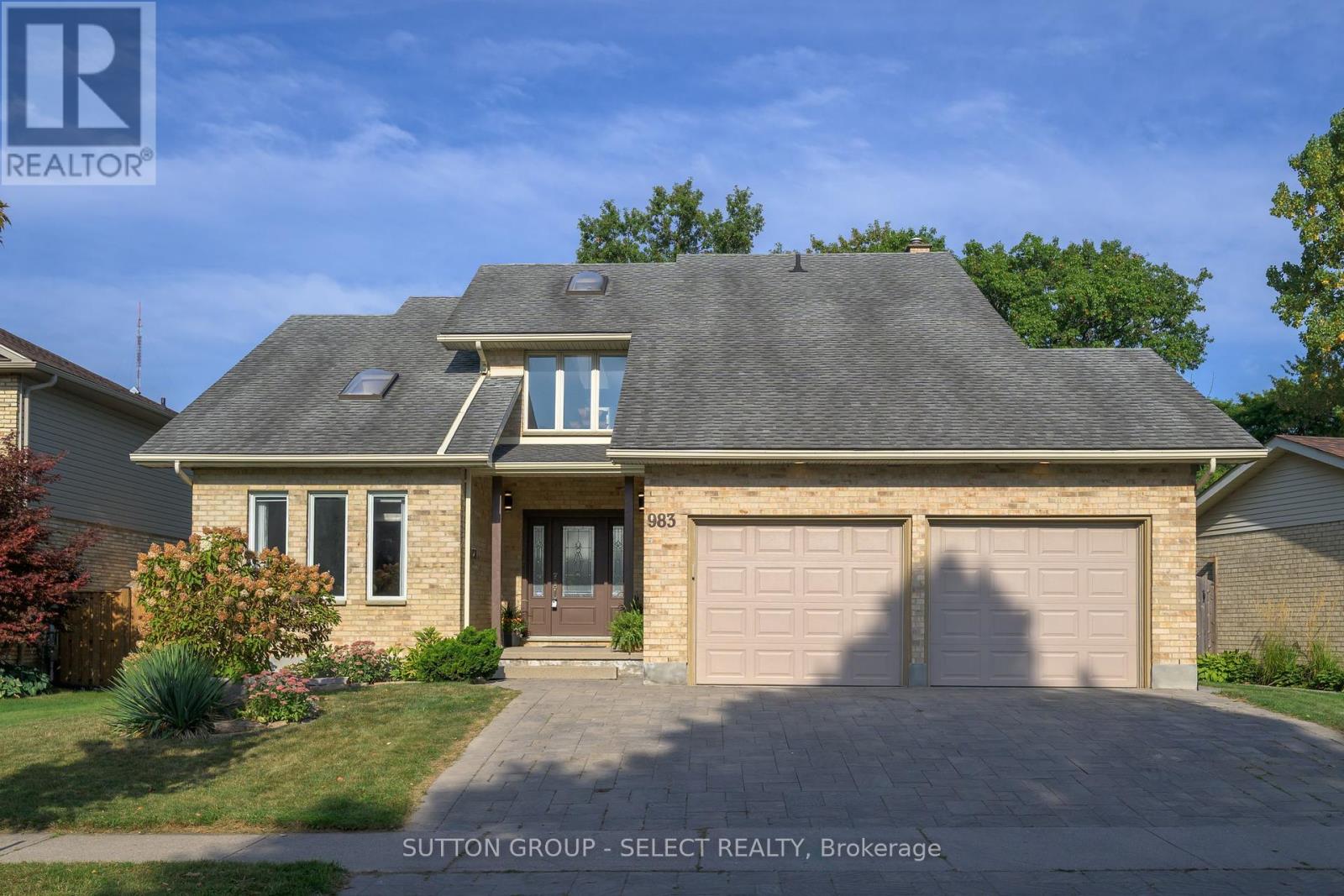 983 Country Club Crescent, London South, Ontario  N6C 5R6 - Photo 4 - X12420435