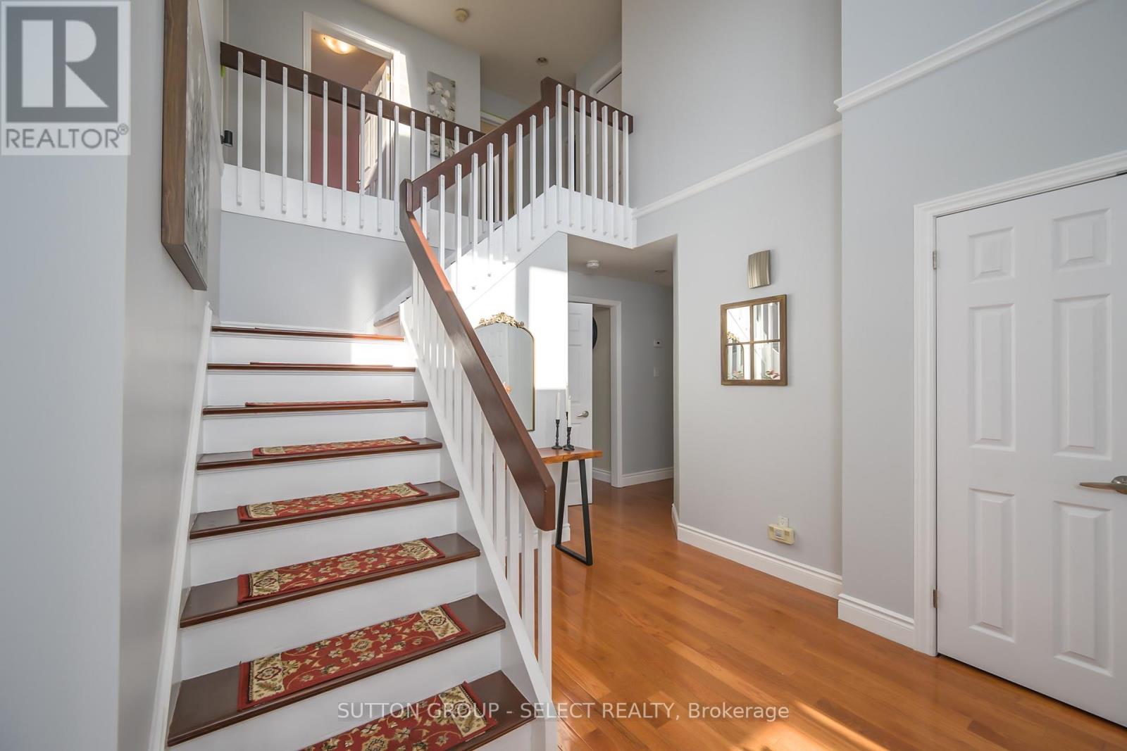 983 Country Club Crescent, London South, Ontario  N6C 5R6 - Photo 5 - X12420435