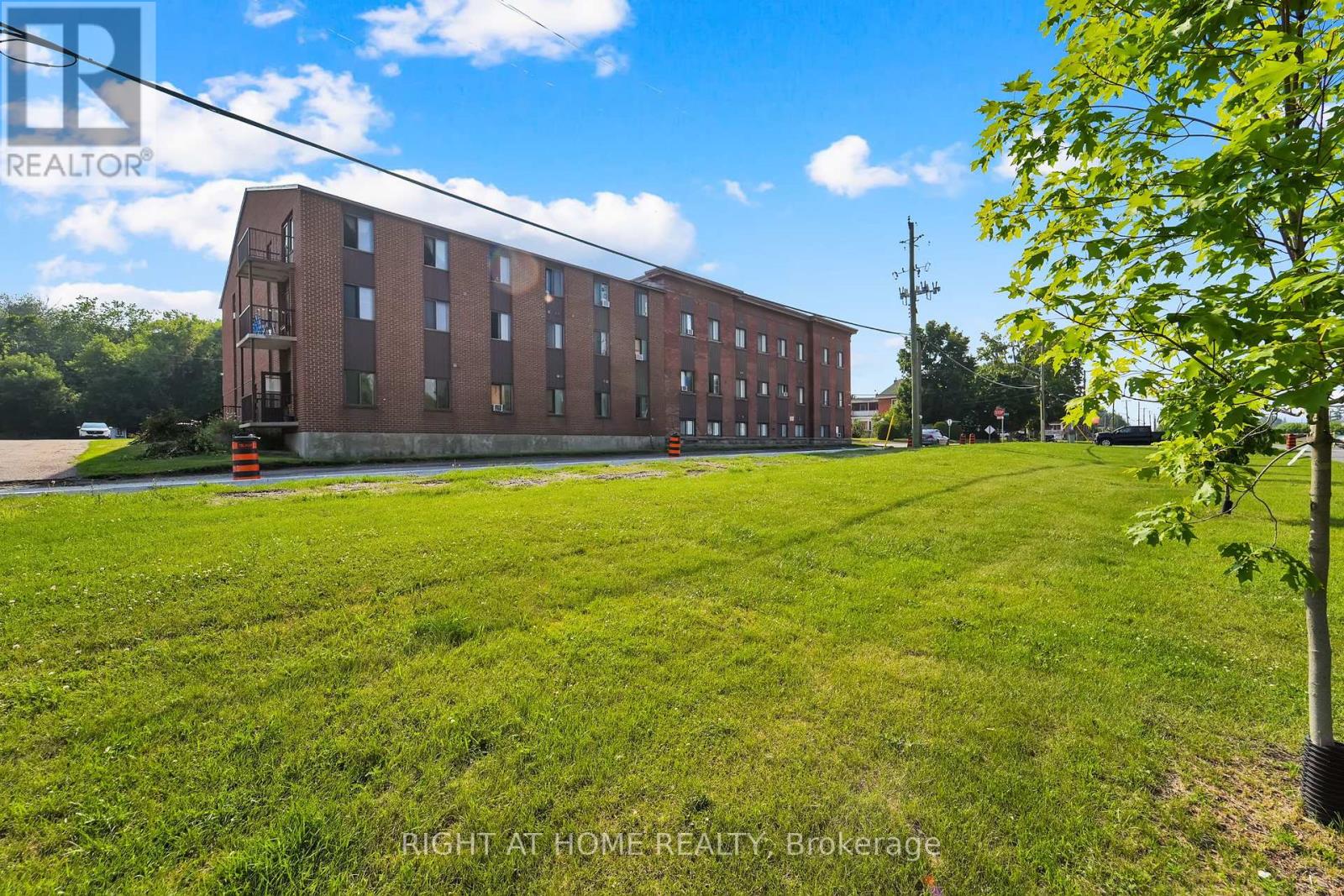 3 - 6 John Street S, Arnprior, Ontario  K7S 2P9 - Photo 1 - X12420412