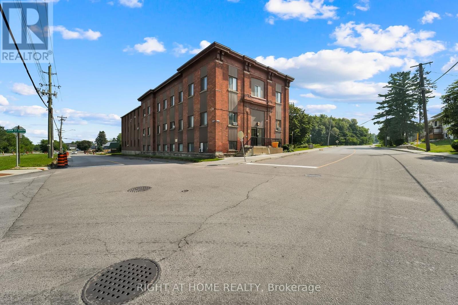 3 - 6 John Street S, Arnprior, Ontario  K7S 2P9 - Photo 2 - X12420412