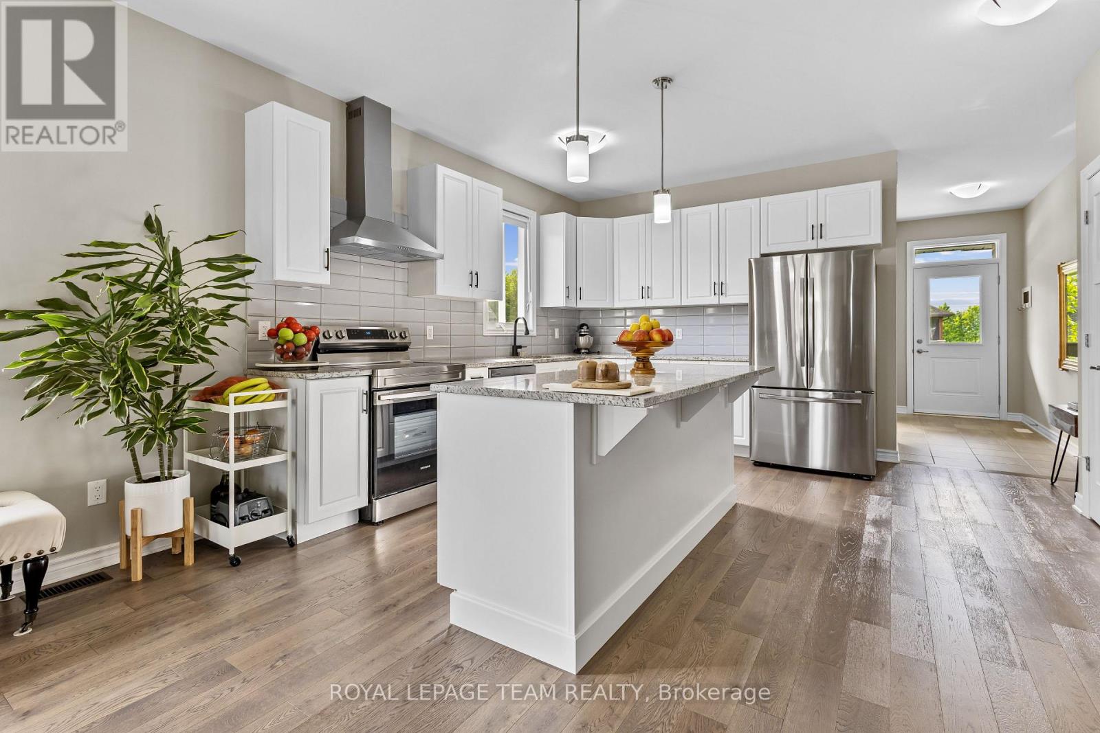 20 Seabert Drive, Arnprior, Ontario  K7S 0H9 - Photo 10 - X12420434