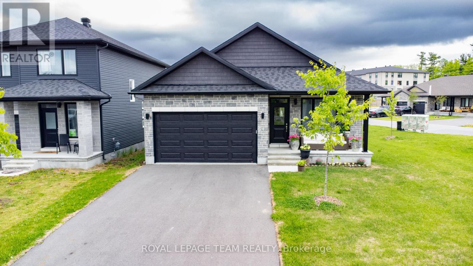20 Seabert Drive, Arnprior, Ontario  K7S 0H9 - Photo 2 - X12420434
