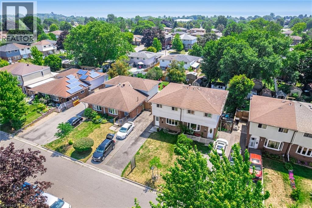 Property at 244 KINMOUNT Crescent image 2