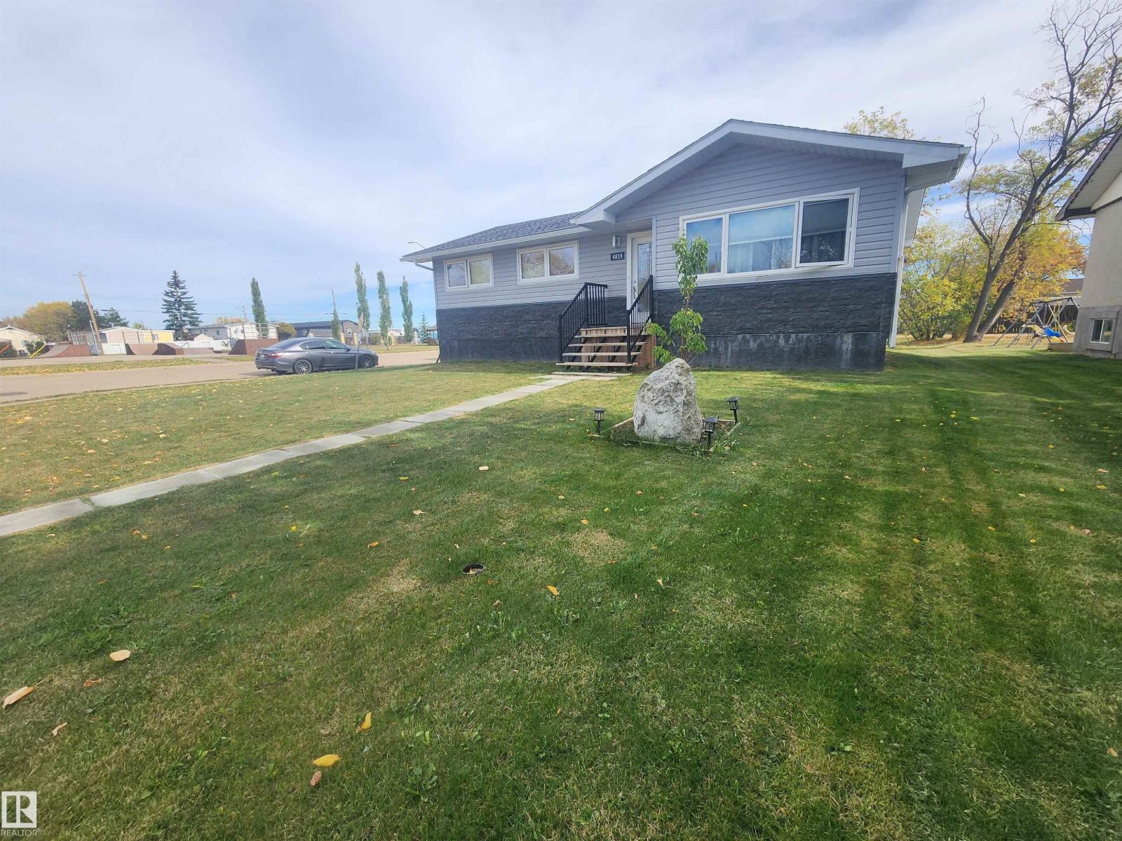 4839 49 St, Clyde, Alberta  T0G 0P0 - Photo 2 - E4459010
