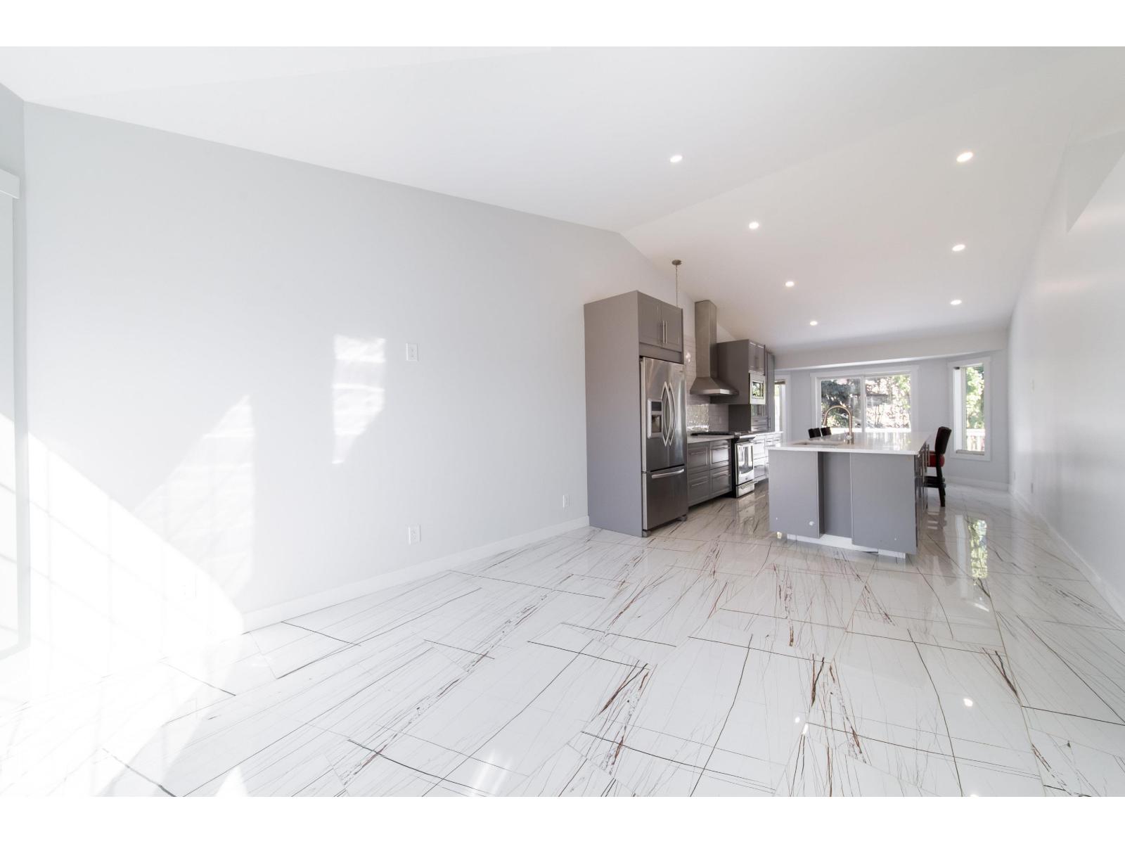 19016 52 Av Nw, Edmonton, Alberta  T6M 2R4 - Photo 12 - E4459000