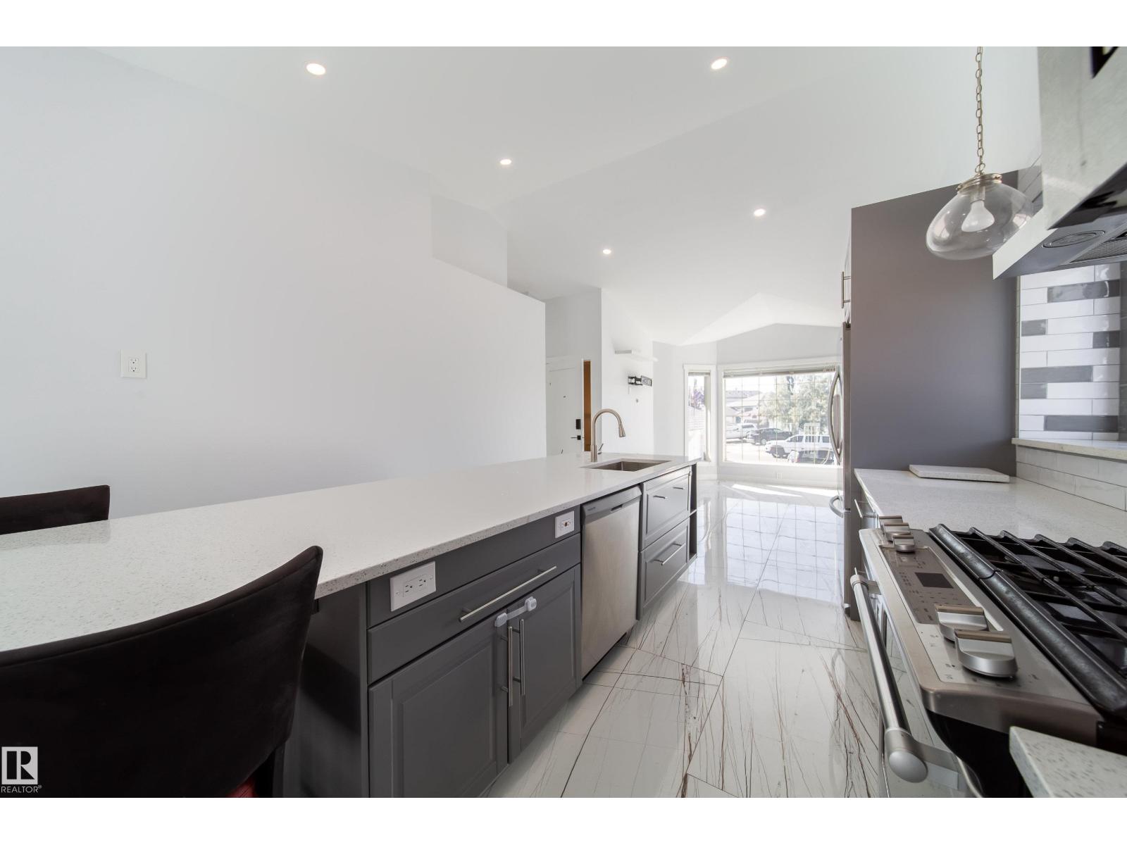 19016 52 Av Nw, Edmonton, Alberta  T6M 2R4 - Photo 7 - E4459000