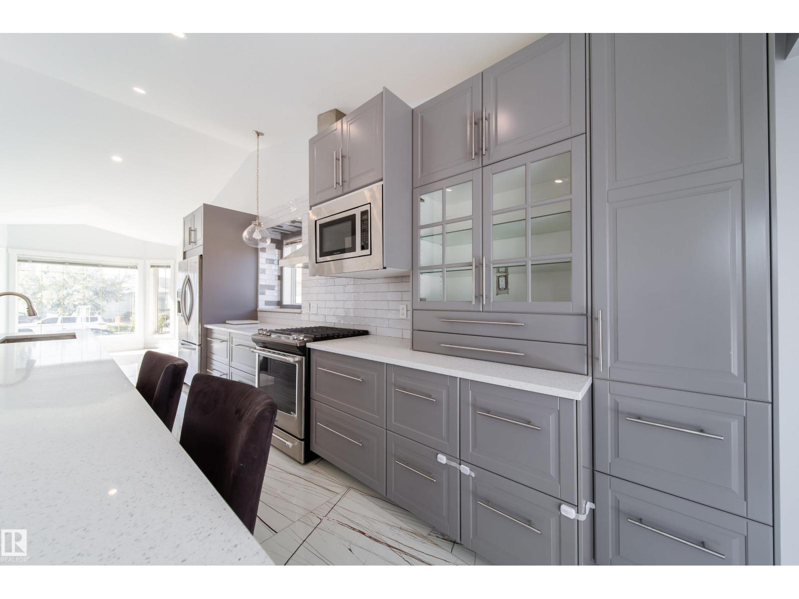 19016 52 Av Nw, Edmonton, Alberta  T6M 2R4 - Photo 5 - E4459000