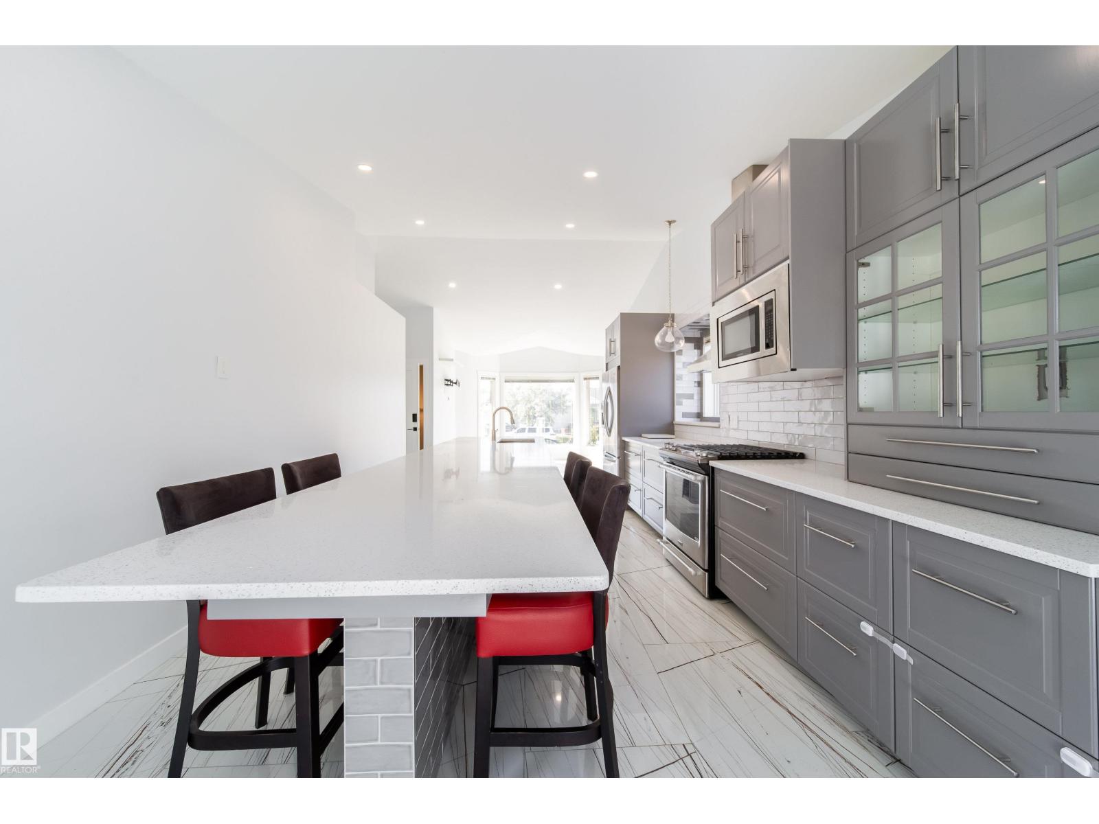 19016 52 Av Nw, Edmonton, Alberta  T6M 2R4 - Photo 6 - E4459000