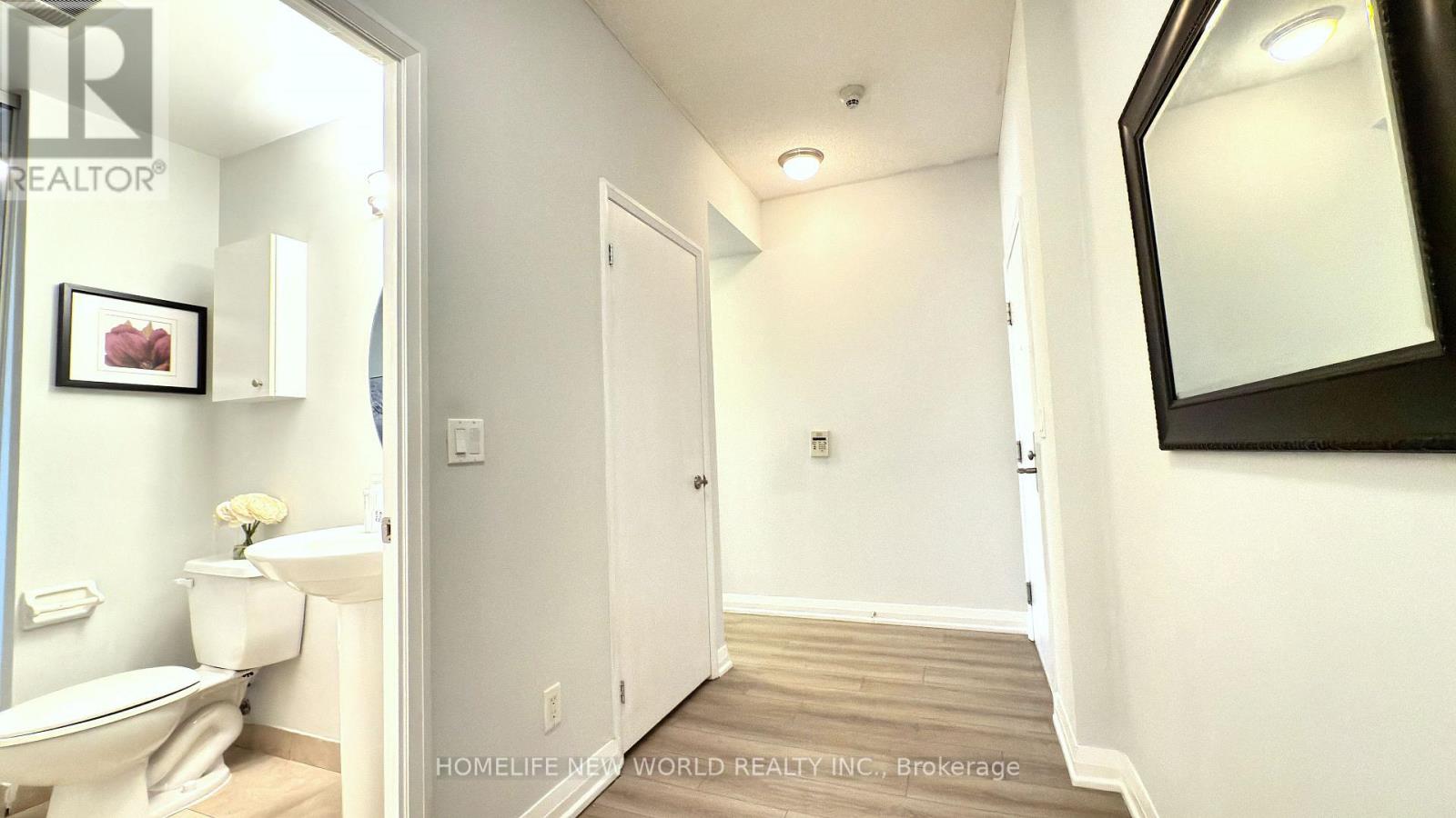1806 - 220 Victoria Street, Toronto, Ontario  M5B 2R6 - Photo 12 - C12420460