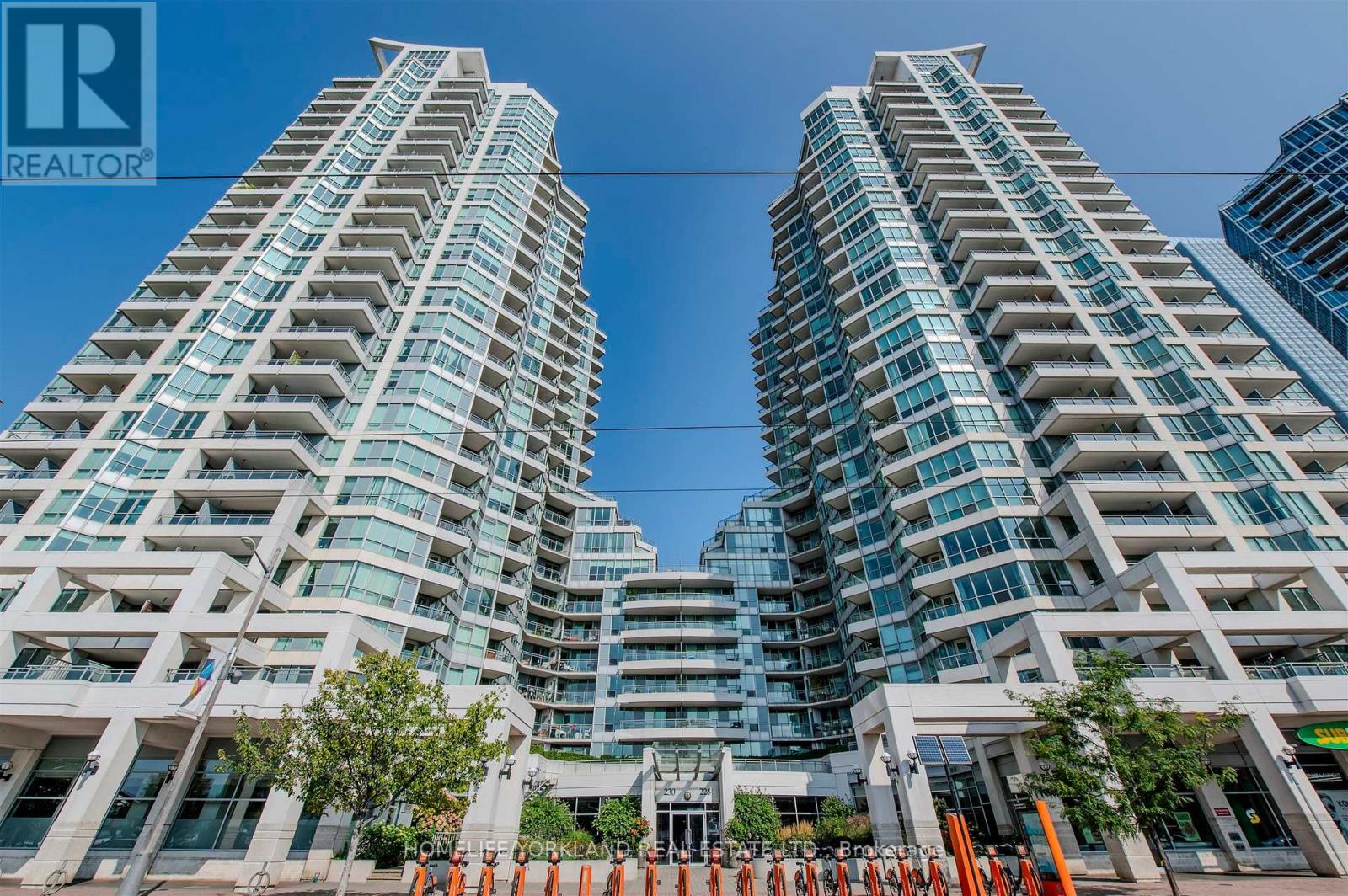 323 - 230 Queens Quay W, Toronto, Ontario  M5J 2Y7 - Photo 1 - C12420466
