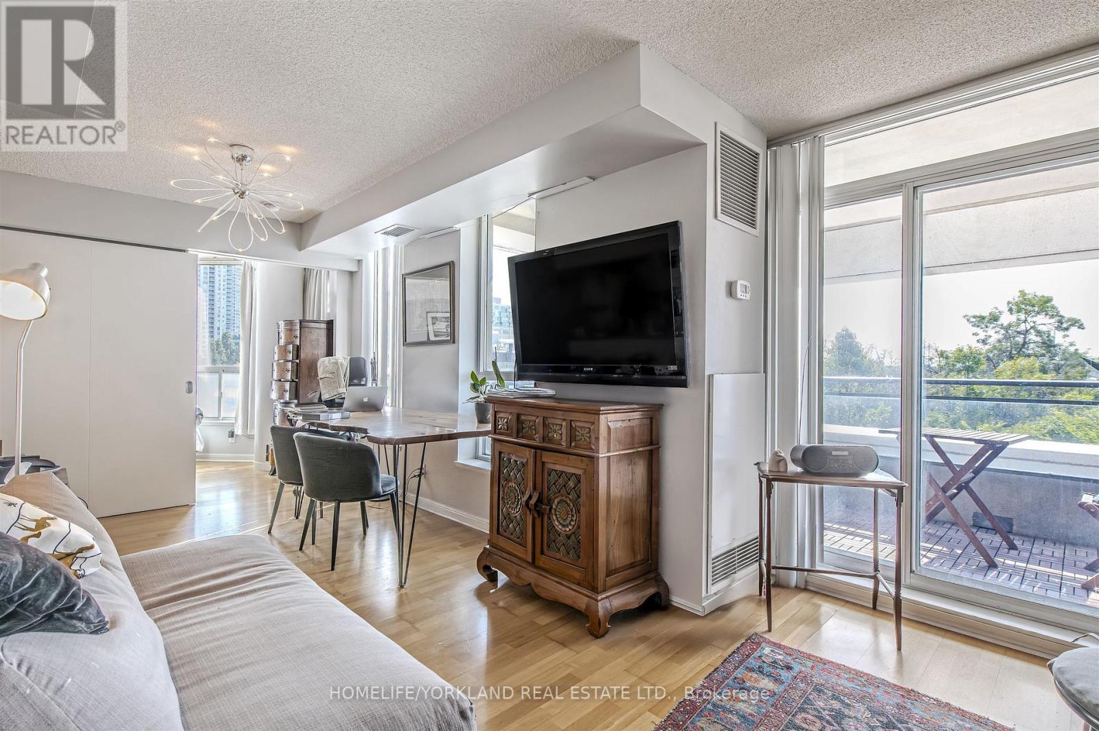 323 - 230 Queens Quay W, Toronto, Ontario  M5J 2Y7 - Photo 11 - C12420466