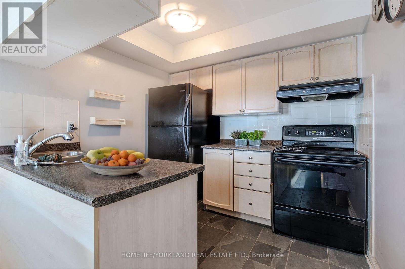 323 - 230 Queens Quay W, Toronto, Ontario  M5J 2Y7 - Photo 13 - C12420466