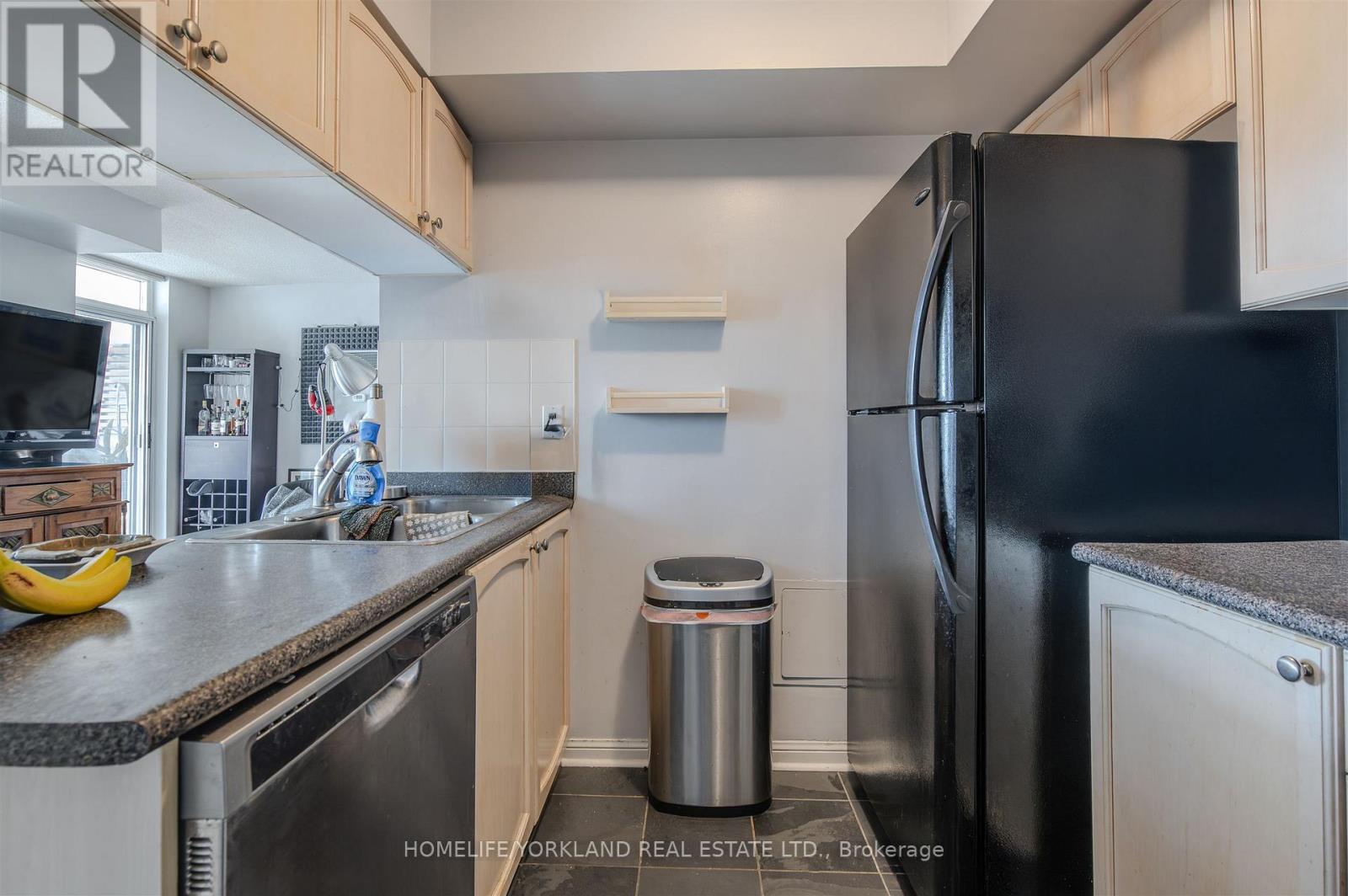 323 - 230 Queens Quay W, Toronto, Ontario  M5J 2Y7 - Photo 14 - C12420466
