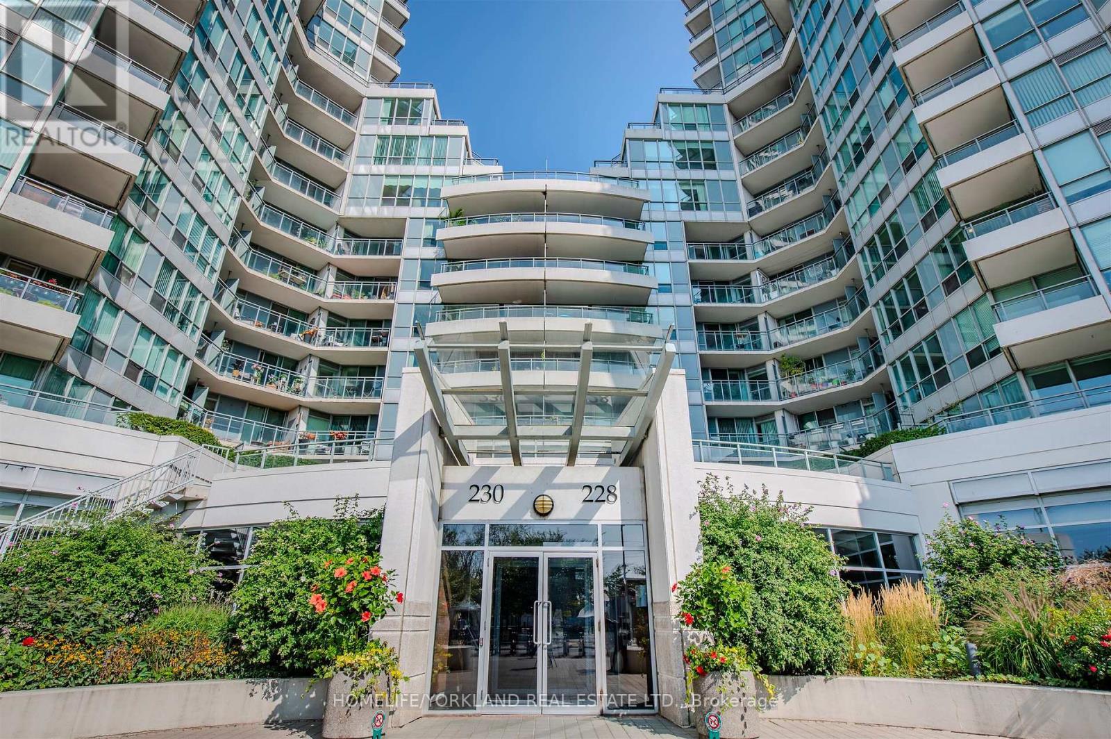 323 - 230 Queens Quay W, Toronto, Ontario  M5J 2Y7 - Photo 2 - C12420466