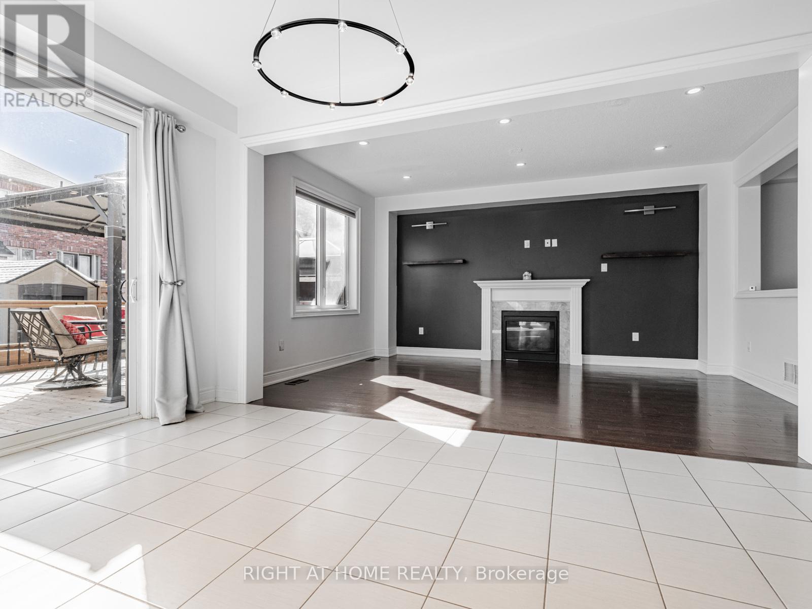 214 Stevenson Crescent, Bradford West Gwillimbury, Ontario  L3Z 0T1 - Photo 10 - N12420436