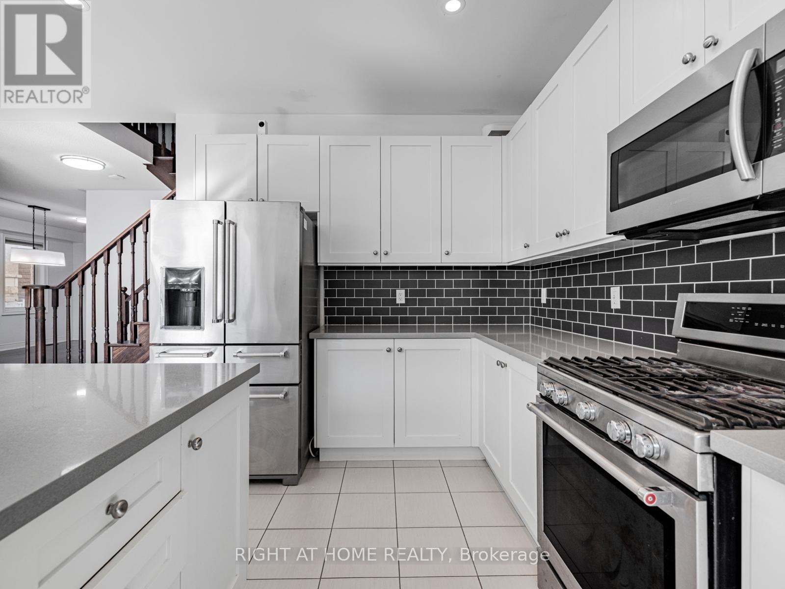 214 Stevenson Crescent, Bradford West Gwillimbury, Ontario  L3Z 0T1 - Photo 16 - N12420436