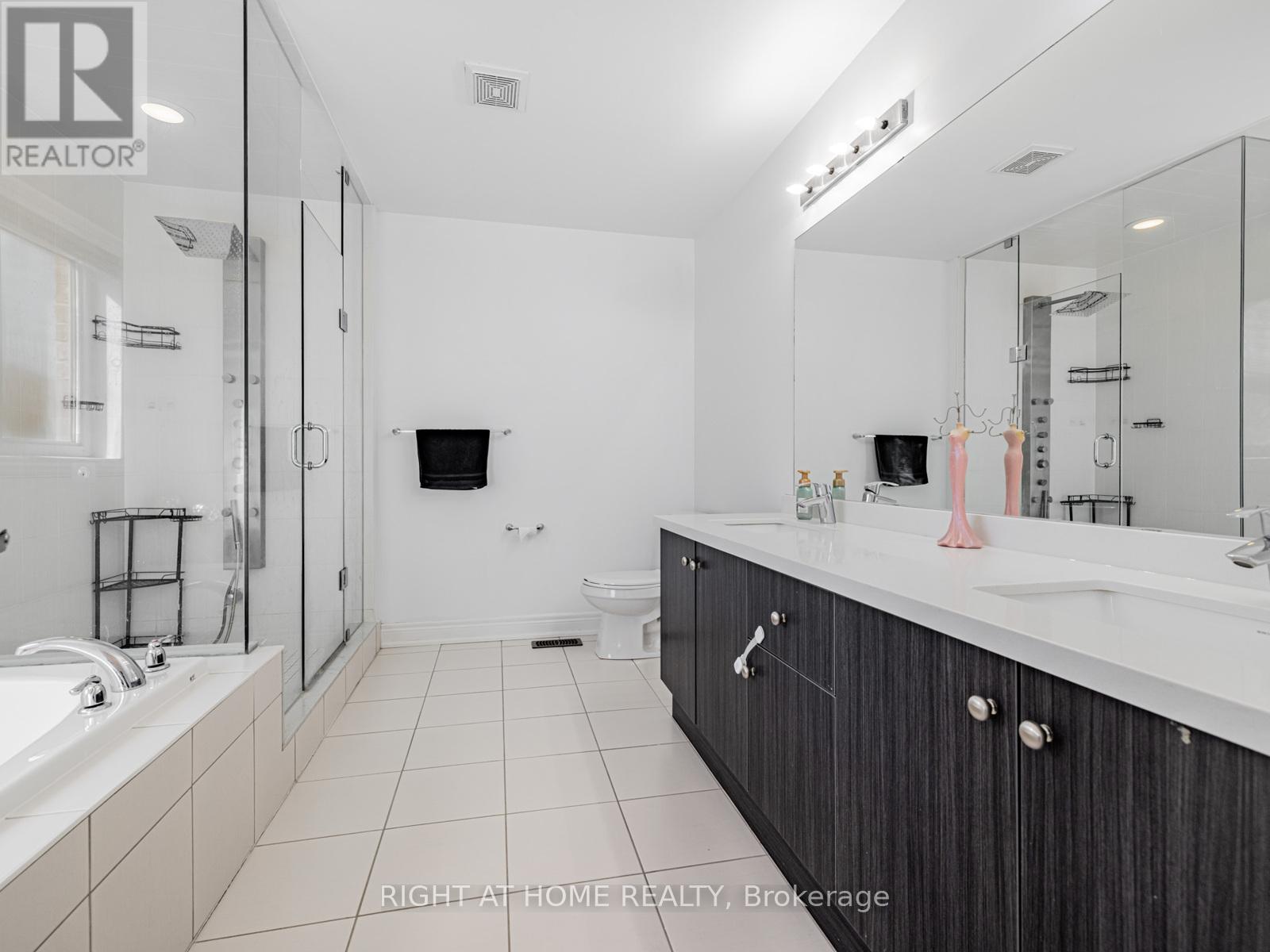 214 Stevenson Crescent, Bradford West Gwillimbury, Ontario  L3Z 0T1 - Photo 21 - N12420436
