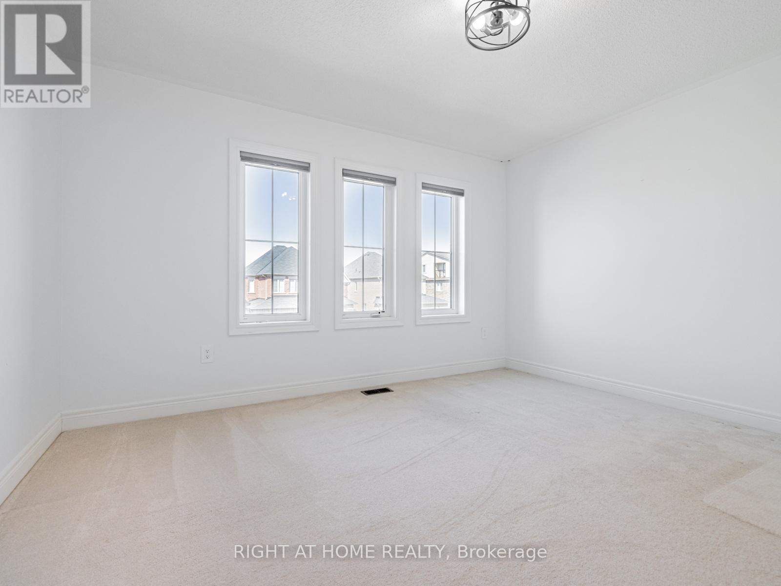 214 Stevenson Crescent, Bradford West Gwillimbury, Ontario  L3Z 0T1 - Photo 23 - N12420436